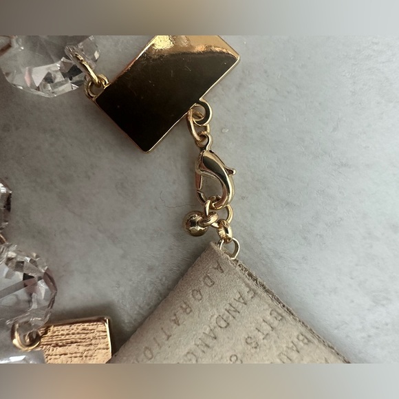 NWT-  Anthropologie Clasp Bracelet - Picture 3 of 4